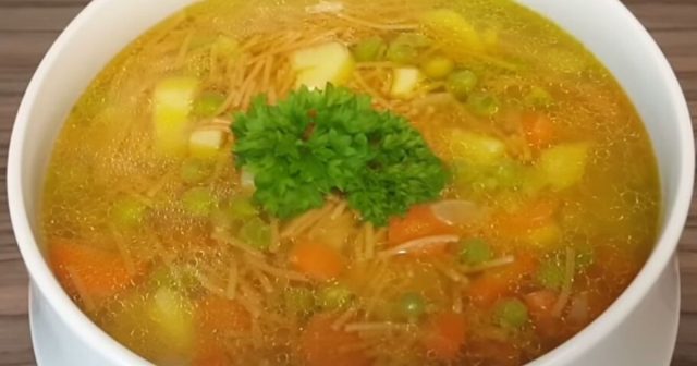 طريقة عمل شوربة الفاصوليا البيضاء بالريحان والليمون