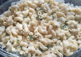 طريقة عمل مكرونة باللبنة والثوم المحمر