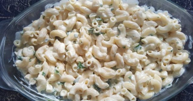 طريقة عمل مكرونة باللبنة والثوم المحمر