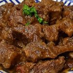 طريقة عمل كباب الحلة بصوص الرمان والشوكولاته الداكنة