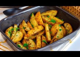 طريقة عمل بطاطس مشوية بصوص الافوكادو والثوم