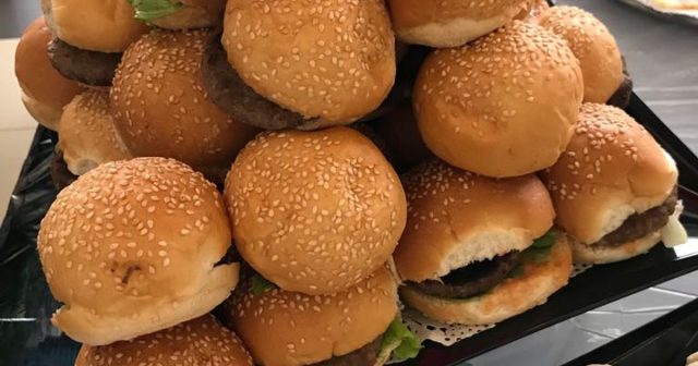 طريقة عمل ساندوتشات الميني برجر