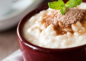 طريقة عمل ارز باللبن وجوز الهند والملح