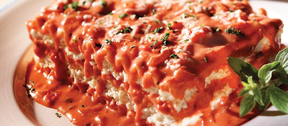 طريقة عمل لازانيا الغروب الوردي بالكريمة الوردية