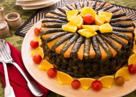 طريقة عمل محشى ورق عنب بالرز والبرتقال