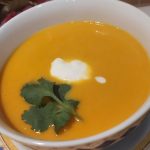 طريقة عمل شوربة البطاطا الحلوة بالزنجبيل والقرفة