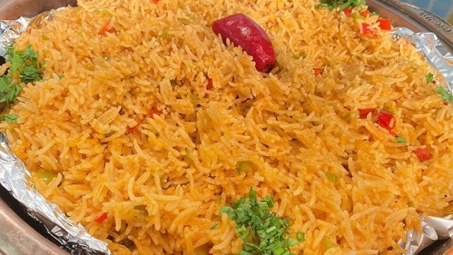 طريقة عمل أرز الفقاعات الذهبية بالفلفل الحلو الدخانى