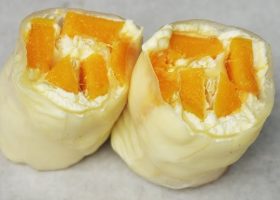 طريقة عمل لفائف الارز بالمانجو و البابايا و حليب جوز الهند