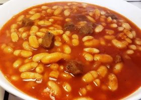 طريقة عمل تشيلي الدجاج الأبيض بالفاصوليا والذرة