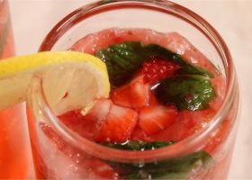 طريقة عمل عصير البطيخ مع الليمون الفوار والنعناع