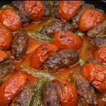 طريقة عمل كبسة كفتة محشية جبنة مدخنة بصوص الطماطم المحمرة