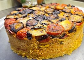 طريقة عمل مقلوبة باستا بالباذنجان واللحم