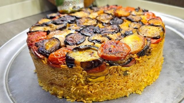 طريقة عمل مقلوبة باستا بالباذنجان واللحم