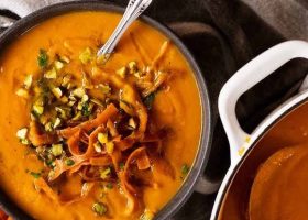 طريقة عمل شوربة البطاطا بالبرتقال والعسل الابيض