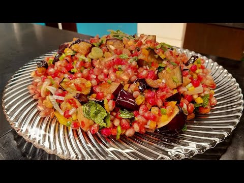 طريقة عمل سلطة الرمان والجوز مع جبن الفيتا وعسل المانوكا