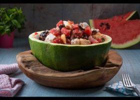 طريقة عمل سلطة بطيخ وجبن حلومى مشوى مع دبس الرمان