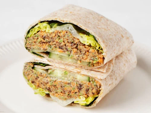 طريقة عمل ساندوتش شاورما عدس بصوص طحينة خضراء