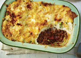 طريقة عمل طاجن العدس بالكريمة والجبنة المدخنة