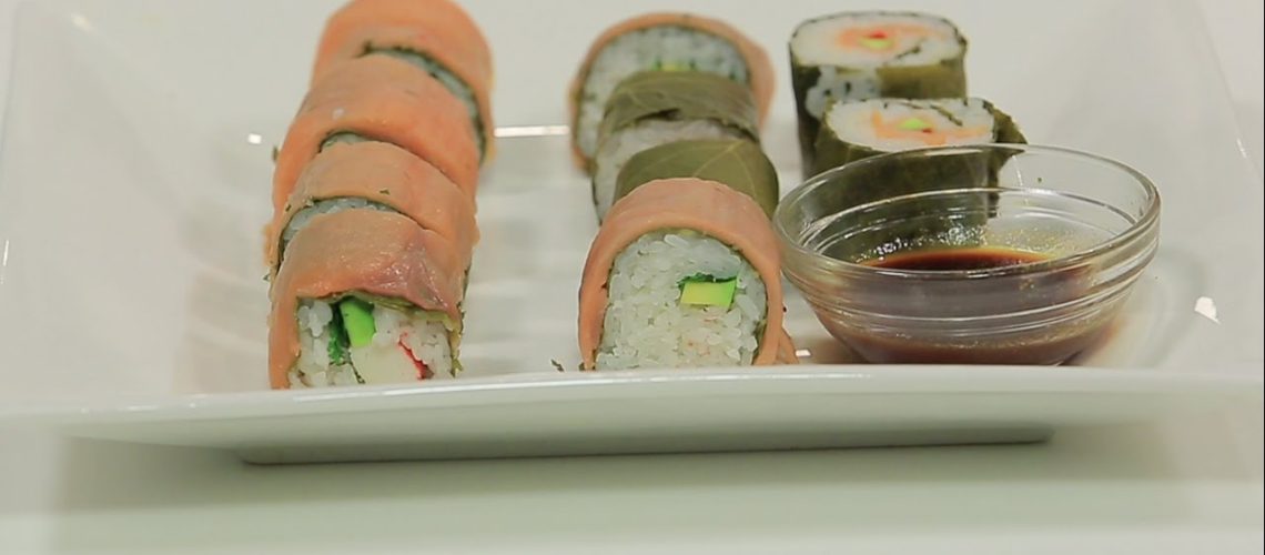 طريقة عمل سوشى عربى بورق عنب محشى رز معمر و لحمة مدخنة