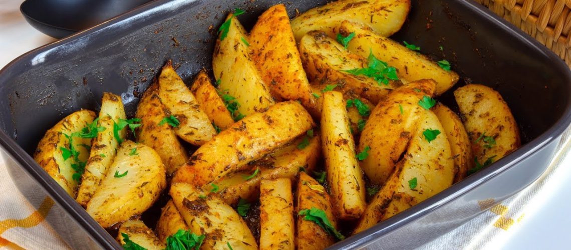 طريقة عمل بطاطس مشوية ومقرمشة للرجيم