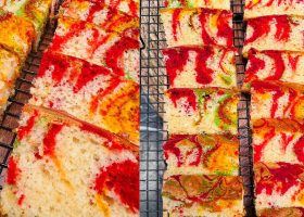 طريقة عمل كيك الموز والفواكه المجففة