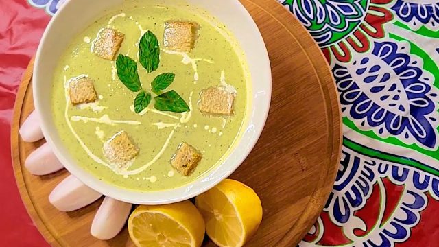 طريقة عمل شوربة خيار ساخنة بالشبت