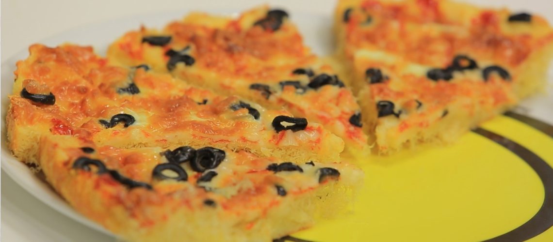 طريقة عمل بيتزا كنافة مالحة بشاورما وبصل مكرمل