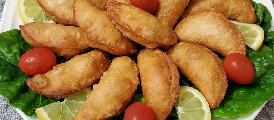 طريقة عمل سمبوسك كريب محشية لحمة بصوص تومية سبايسى