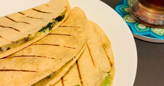 طريقة عمل تورتيا السبانخ المحشية جبنة فيتا وزيتون اسود