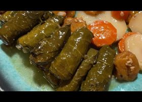 طريقة عمل محشى ورق عنب بالكاري وجوز الهند