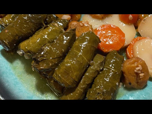 طريقة عمل محشى ورق عنب بالكاري وجوز الهند