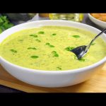 طريقة عمل شوربة الكوسة بالنعناع الدافئة