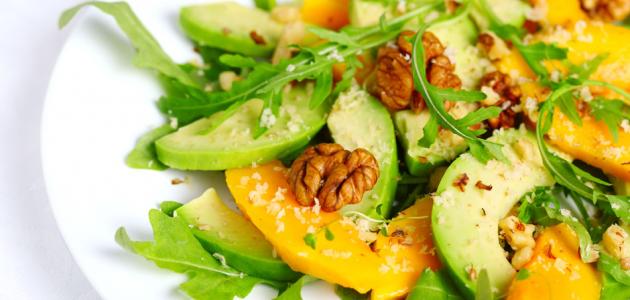 طريقة عمل سلطة الفاصوليا السوداء بالافوكادو والليمون