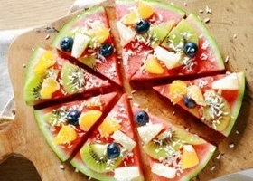 طريقة عمل بيتزا البطيخ المشوي وجبنة الفيتا