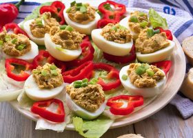 طريقة عمل البيض المحشو بالمايونيز