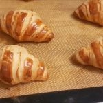 طريقة عمل الكرواسون بالزبدة على الطريقة الفرنسية