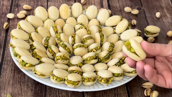 طريقة عمل بسكويت الفستق الحلبي والهيل