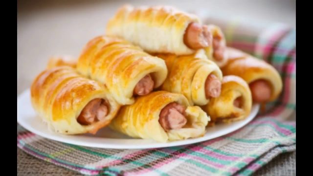 طريقة عمل فطائر رول محشية سجق بلدي وصوص جبنة