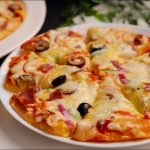 طريقة عمل بيتزا عربية بعجينة السمبوسك السريعة