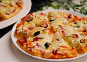 طريقة عمل بيتزا عربية بعجينة السمبوسك السريعة