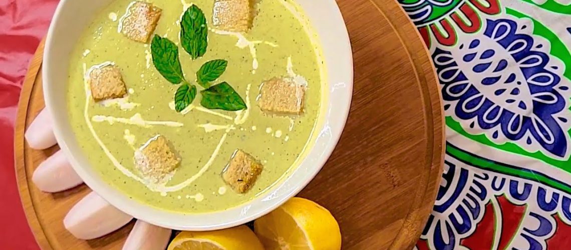 طريقة عمل شوربة خيار باردة بالزبادى والتفاح الأخضر