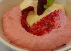 طريقة عمل حمص بالشمندر وصوص التوت البرى