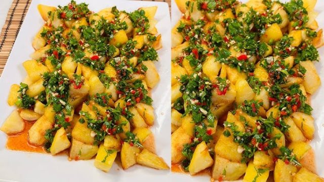 طريقة عمل بطاطس مشوية بصوص المستردة والعسل والزعتر