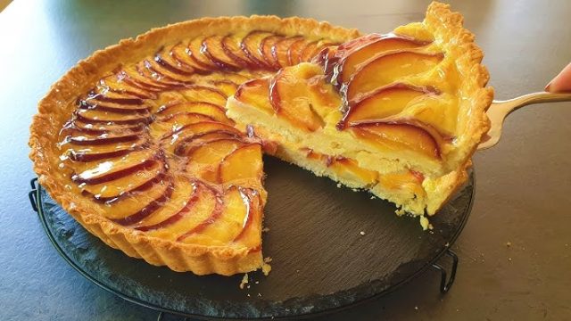 طريقة عمل تارت الخوخ المحروق بكريمة العسل