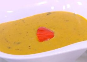 طريقة عمل شوربة عدس بالكاري وجوز الهند