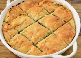 طريقة عمل الفطيرة اليونانية سباناكوبيتا