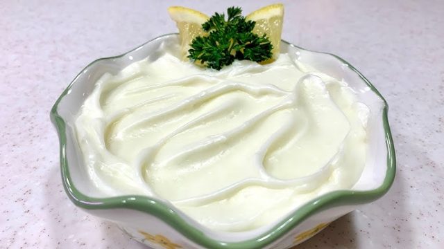 طريقة عمل صلصة الثوم للشاورما