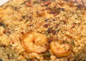 طريقة عمل أرز الزبدة والثوم بالجمبرى الكرسبى