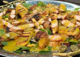 طريقة عمل سلطة الصيف الملكية بالبوراتا و الخوخ المشوى