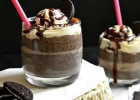 طريقة عمل ميلك شيك القهوة المثلج بالتمر